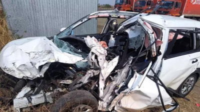 Hyderabad couple dies as car hits truck speeding on wrong side in Maharashtra